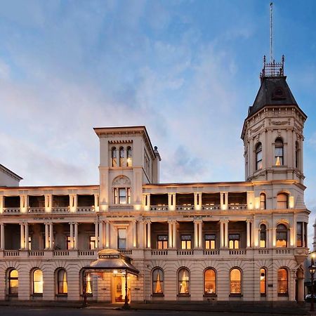 Craig'S Royal Hotel Ballarat Exterior foto The hotel at dusk