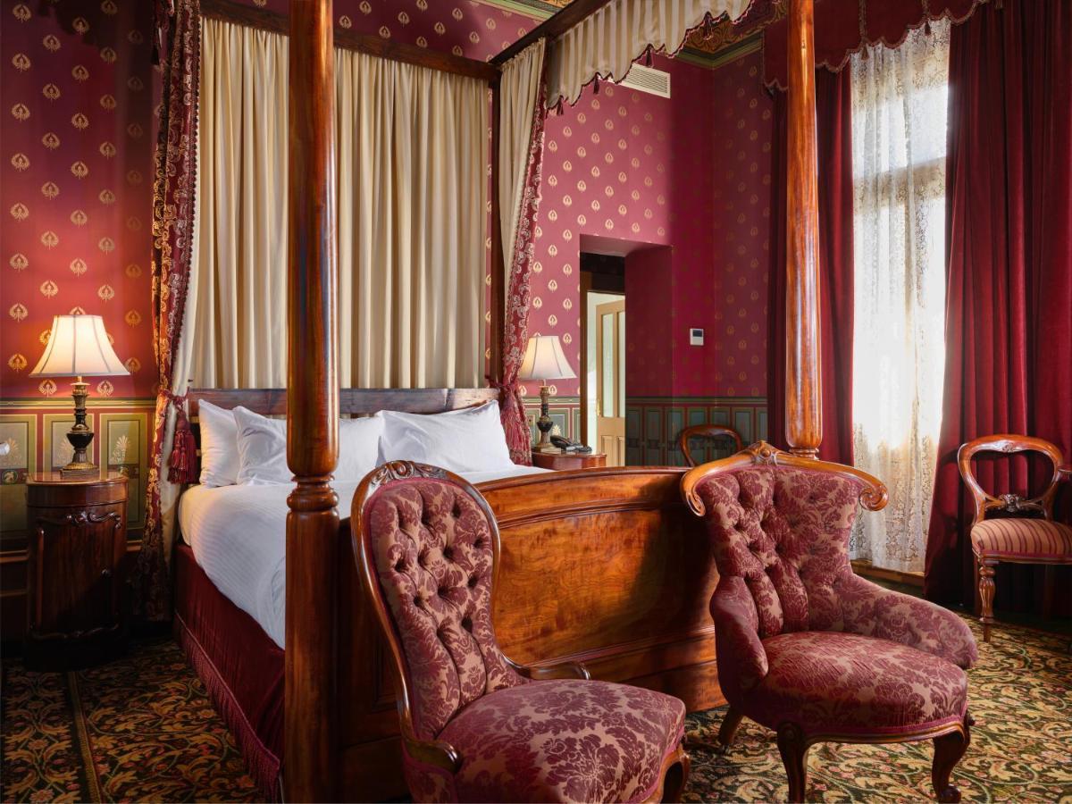 Craig'S Royal Hotel Ballarat Exterior foto A bedroom at the hotel