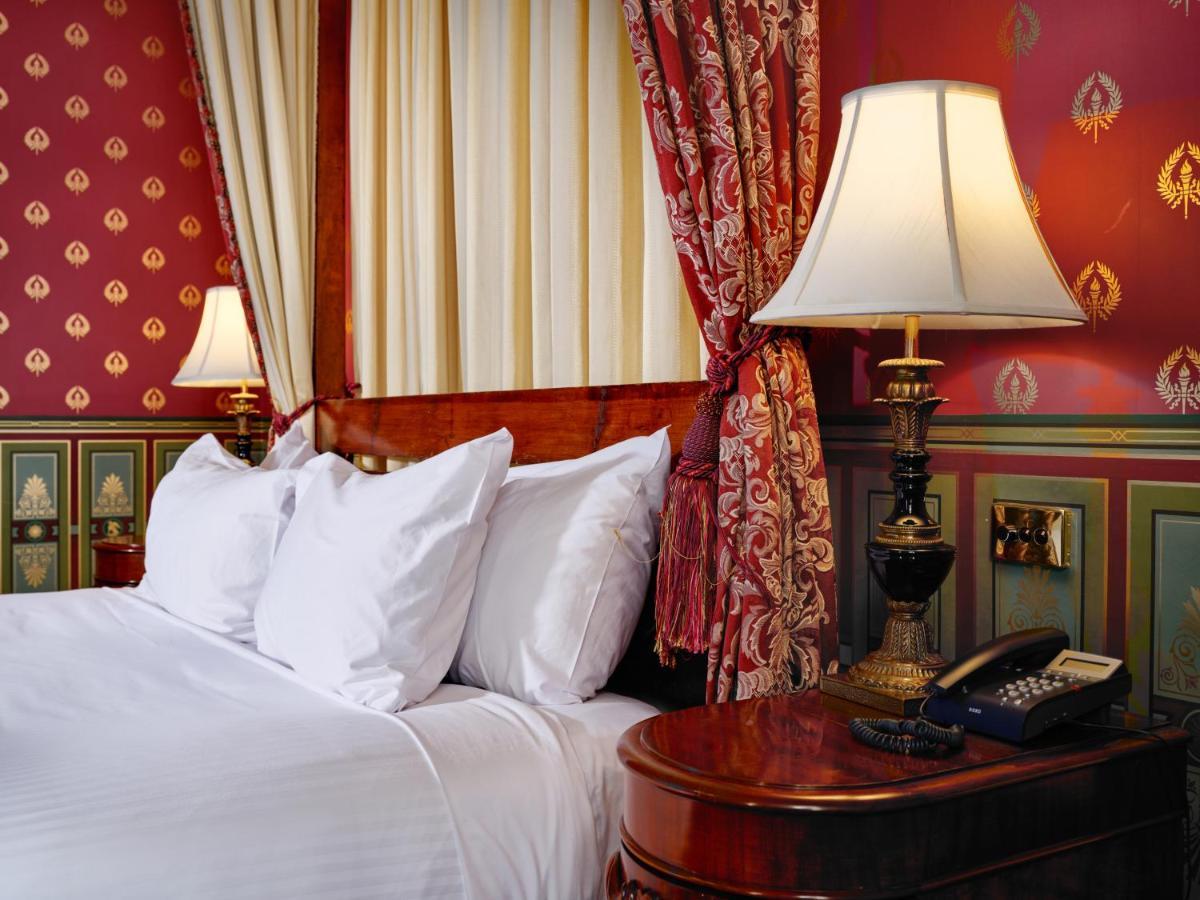 Craig'S Royal Hotel Ballarat Exterior foto A bedroom at the hotel