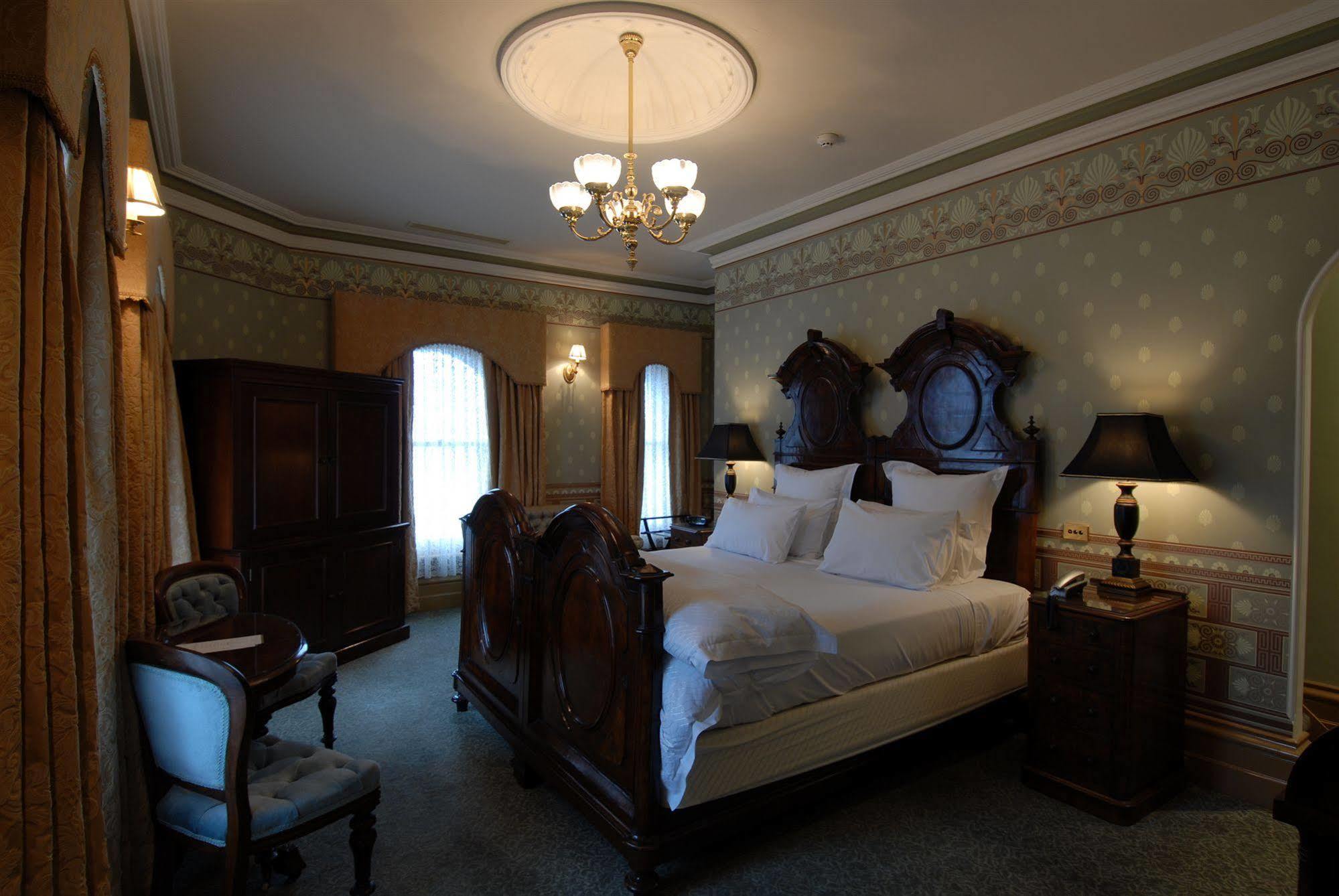 Craig'S Royal Hotel Ballarat Exterior foto A guest room at the hotel